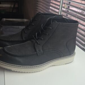Men's Black Chukka Boots with Light Sole